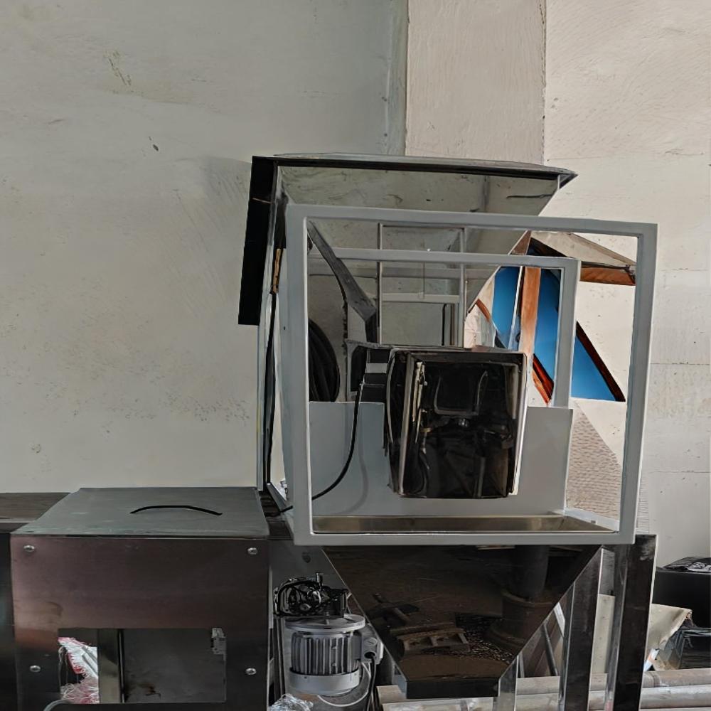 SOYA CHUNK PACKAGING MACHINE 
