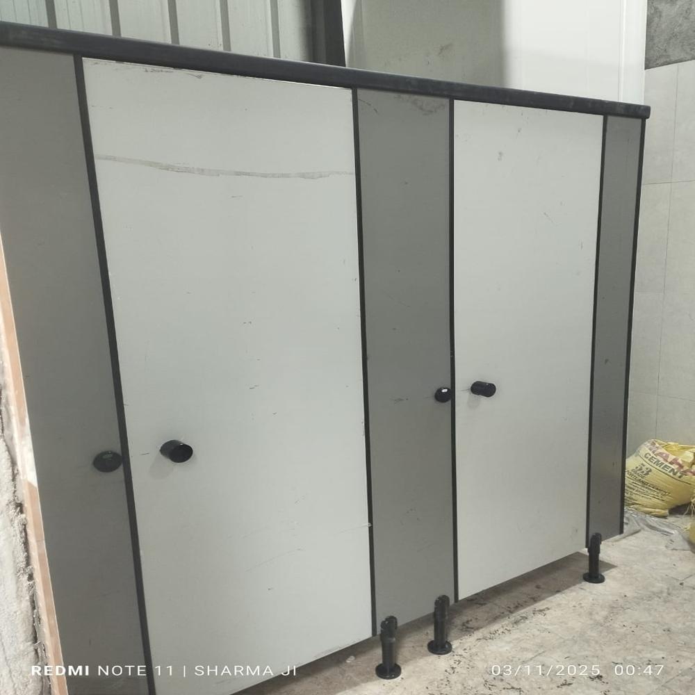 Commercial Brown Toilet Cubicle