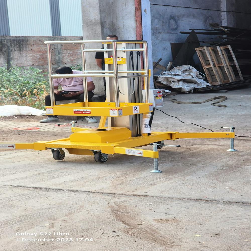 Single Mast Aerial Work Platform - Dimension (L*w*h): 1350 X 850 X 1980 Mm