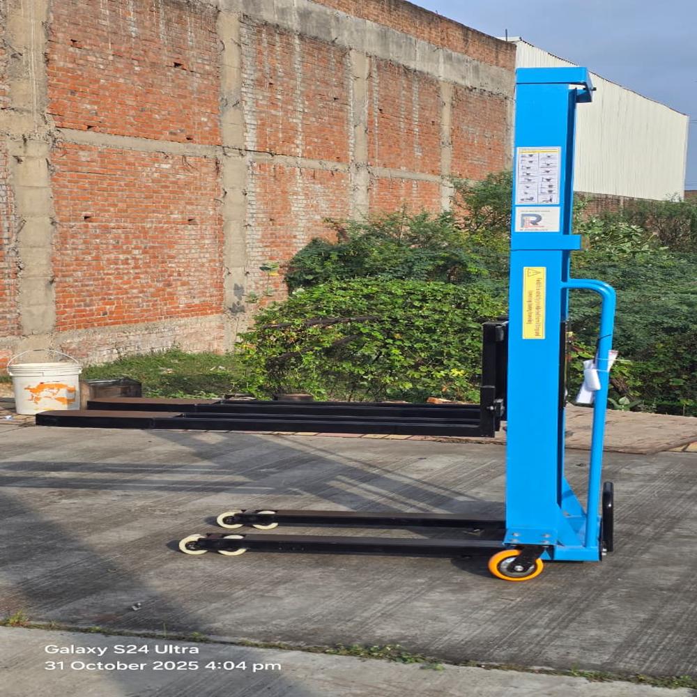 Self Loading Stacker - Application: Material Stacking