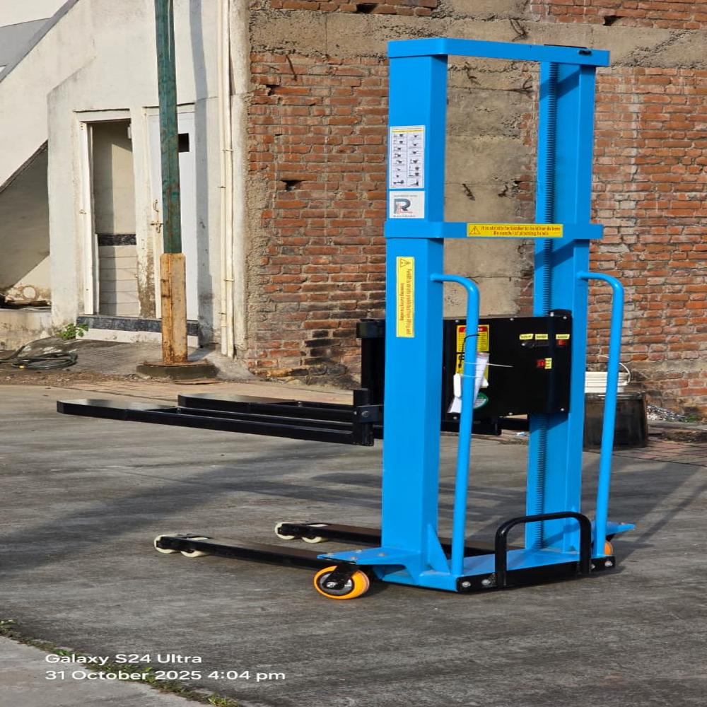 Self Loading Stacker - Application: Material Stacking