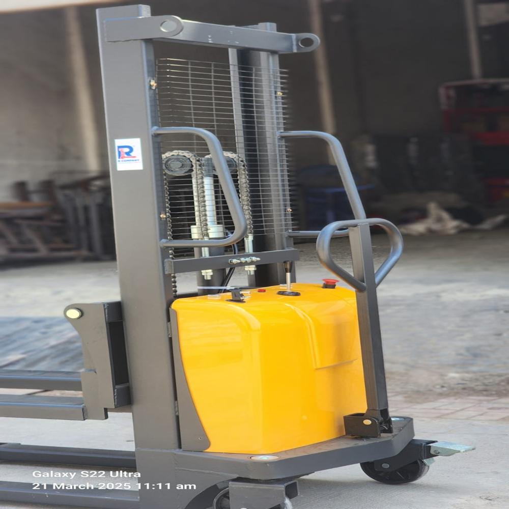 Battery Stacker - Application: Warehouses