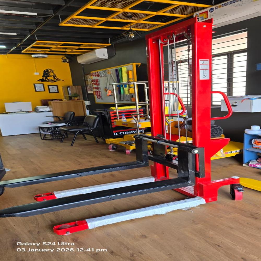Electric Stacker - Application: Material Handling