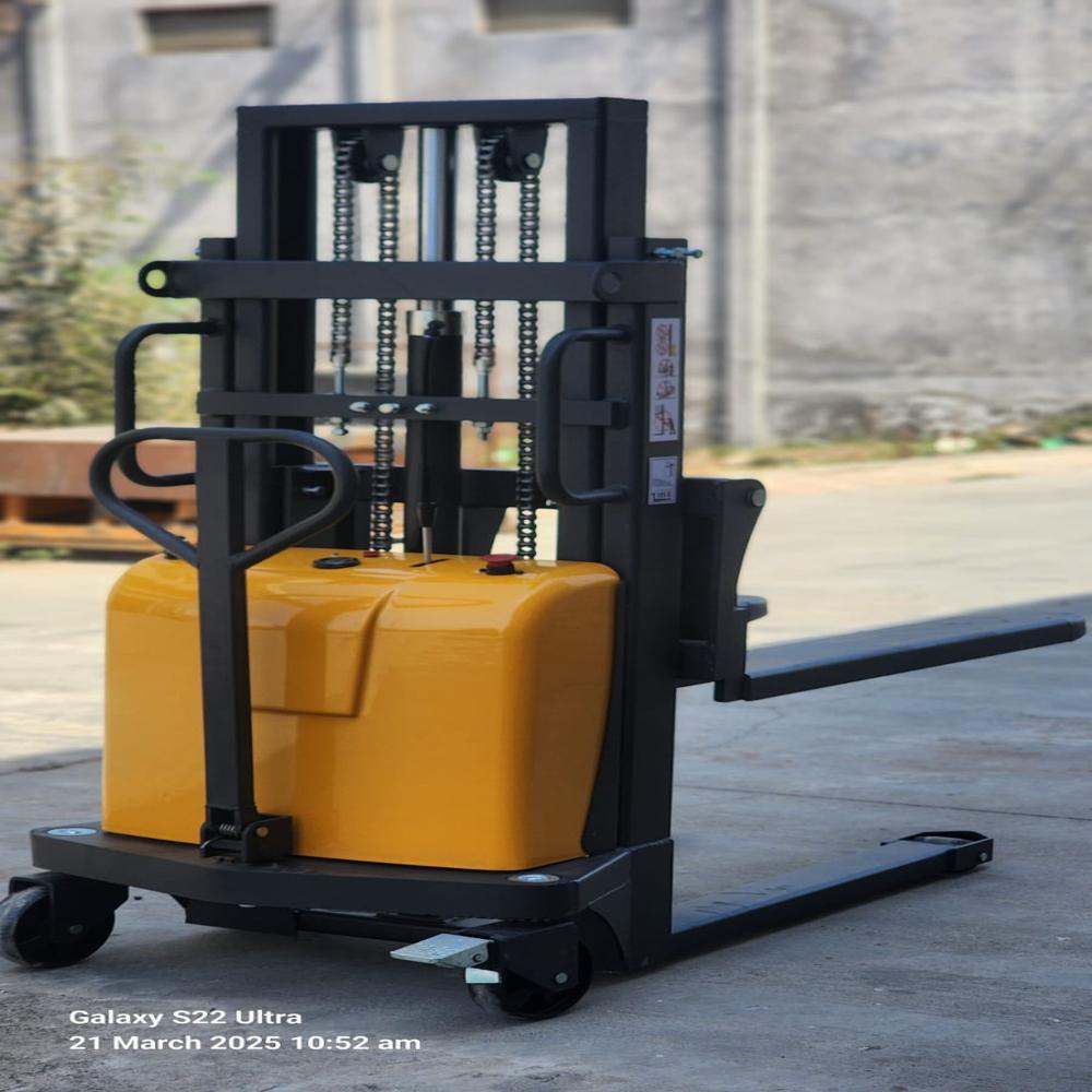 Semi Battery Stacker - Application: Warehouses