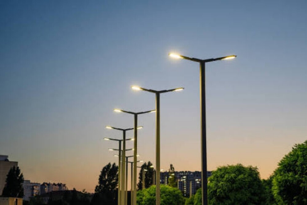 High Mast Lighting Pole - Light Source: Led
