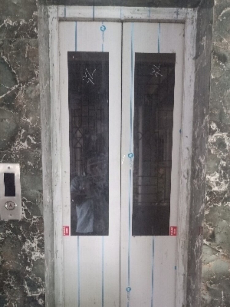 AUTOMATIC ELEVATOR LIFT