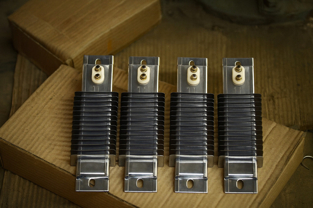 FINNED STRIP HEATER