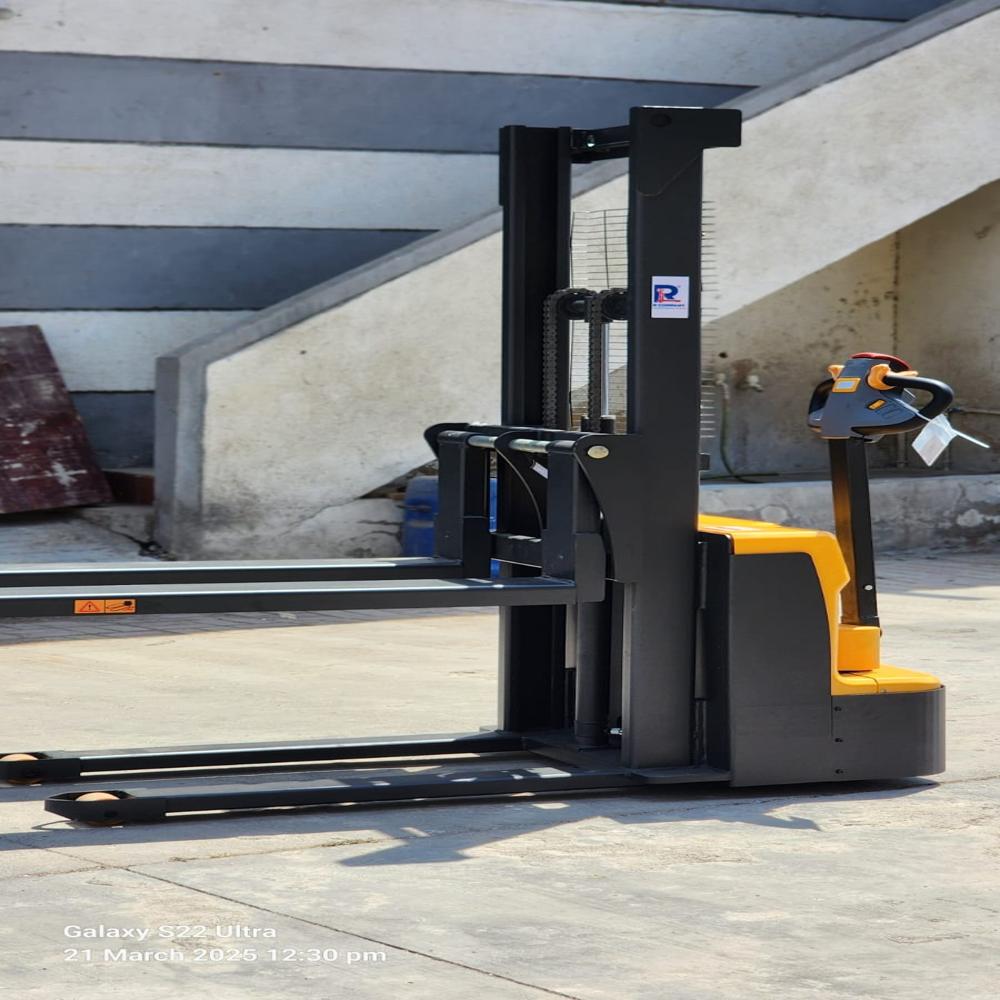 Electric Stacker