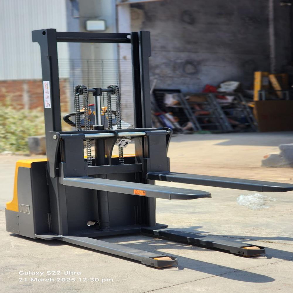 Electric Stacker