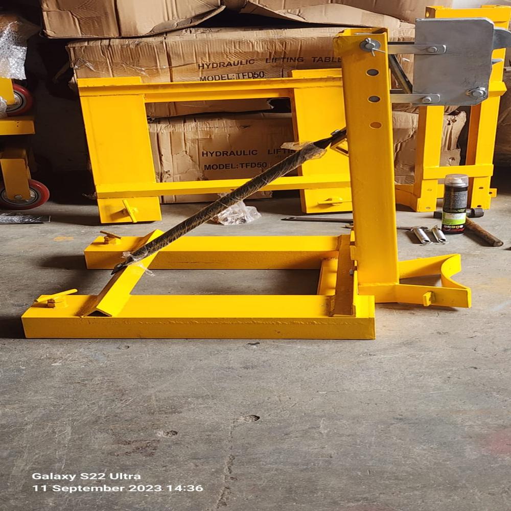 Single Forklift Attachment - Features: Precision Engineered