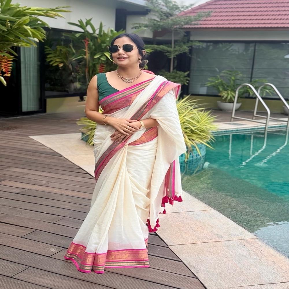 Mul Cotton Saree White & Pink