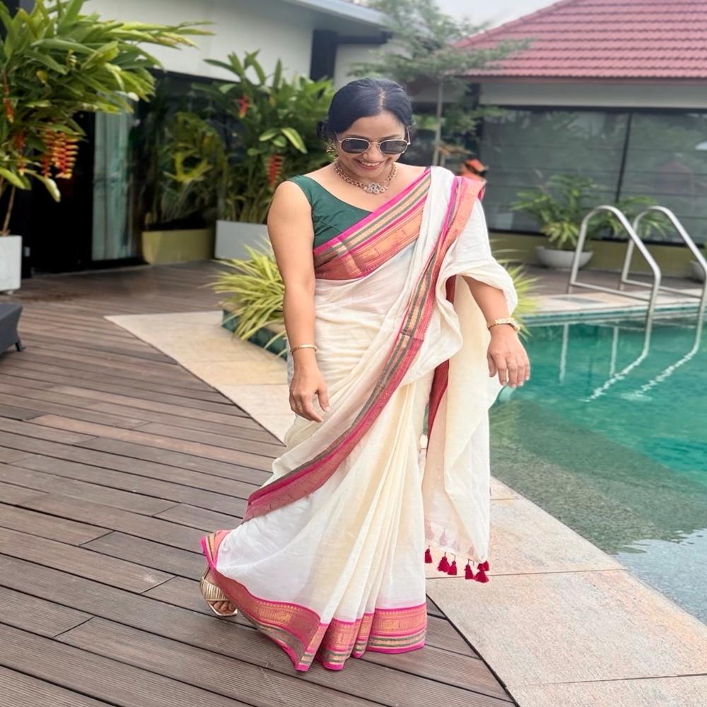 Mul Cotton Saree White & Pink