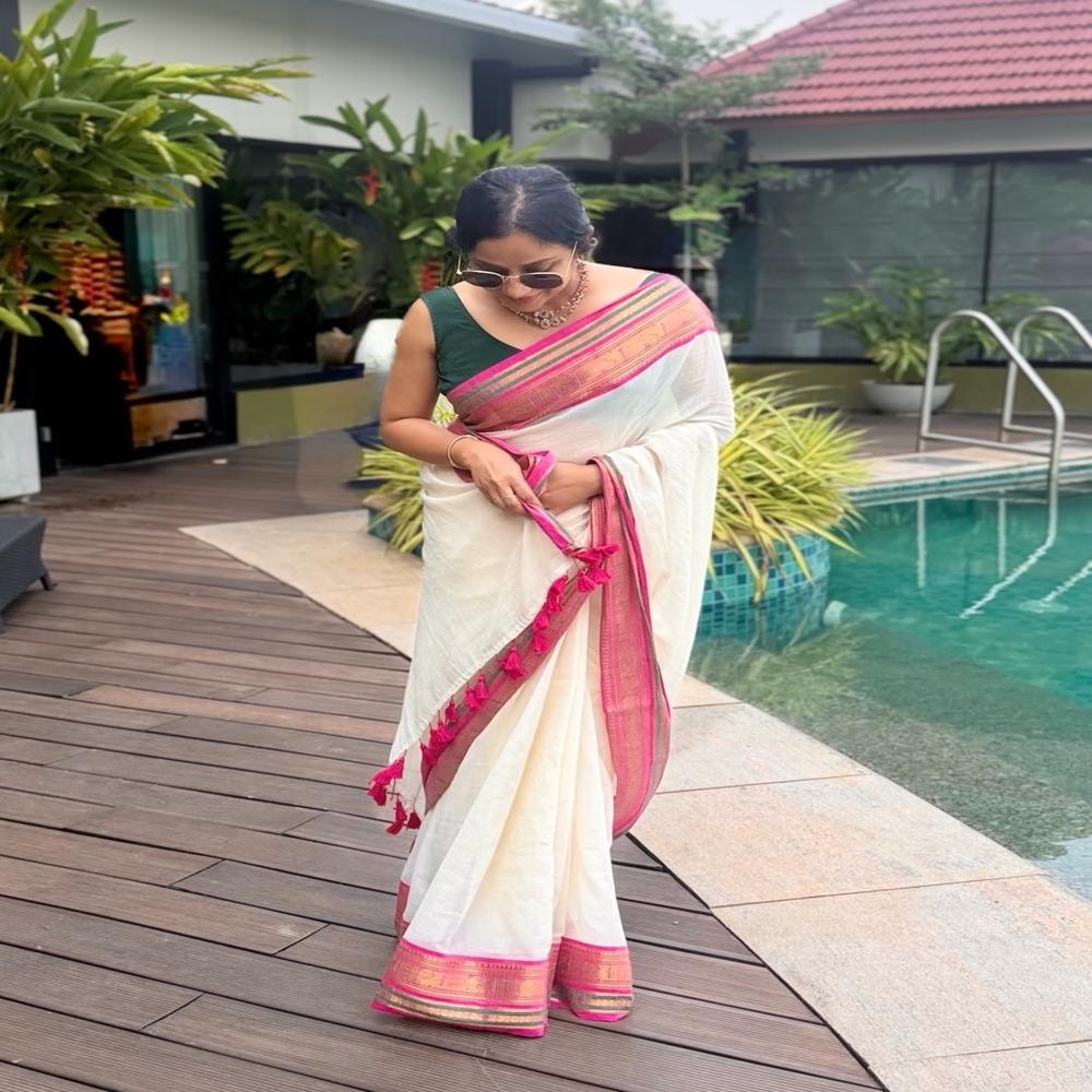 Mul Cotton Saree White & Pink