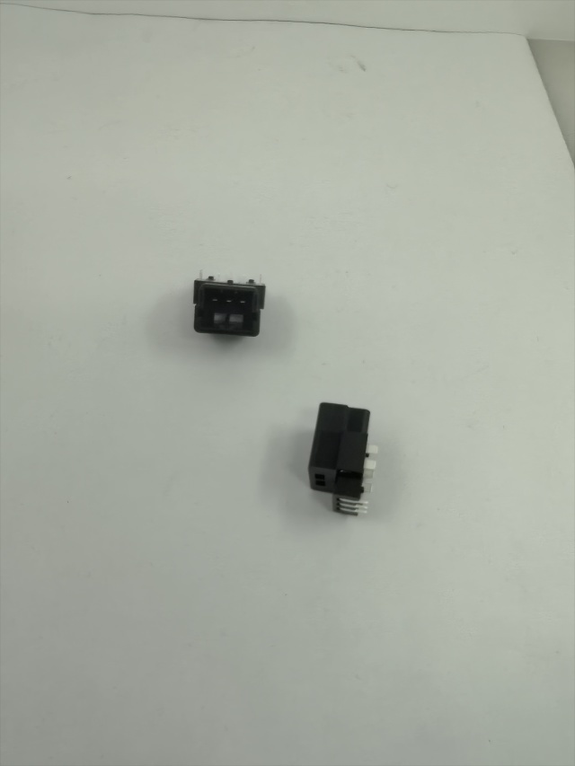 PH350003A-27300 3Pin Connector 90 DIP Type PBT Housing for Automotive