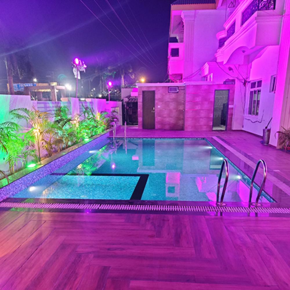 Resort Swimming Pool construction services