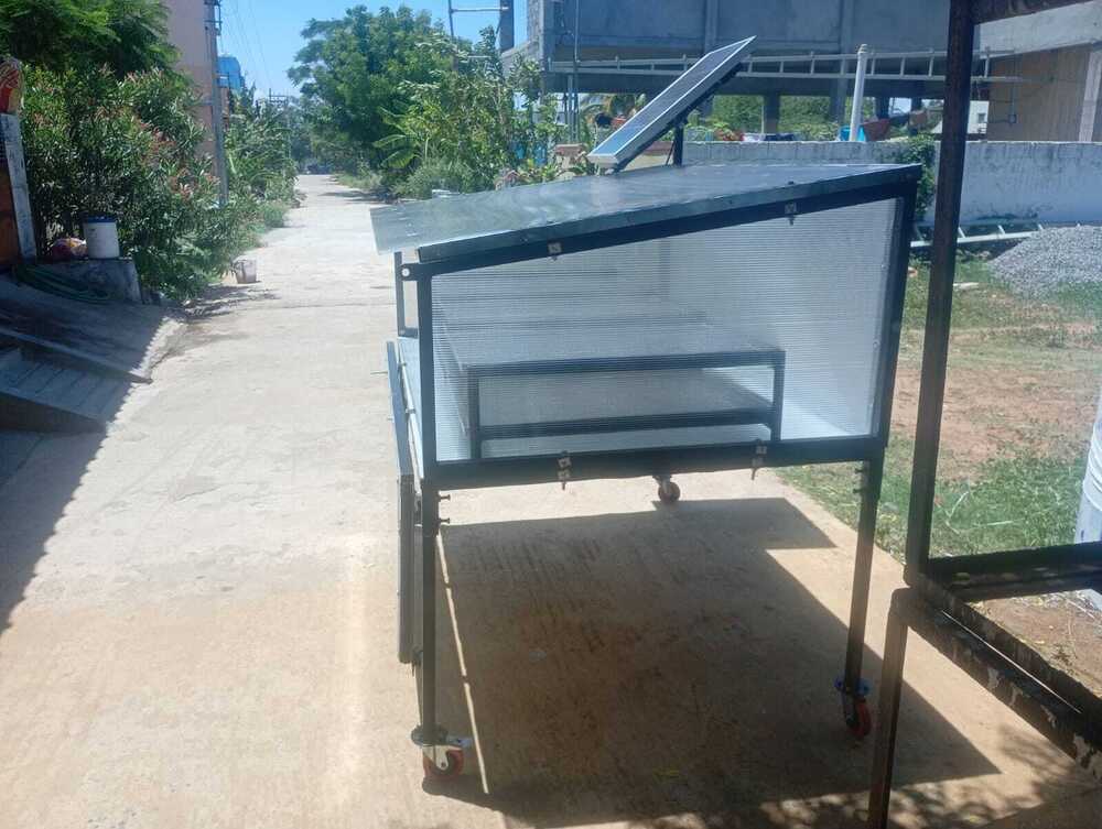 100 Kg Box Type Solar Dryer