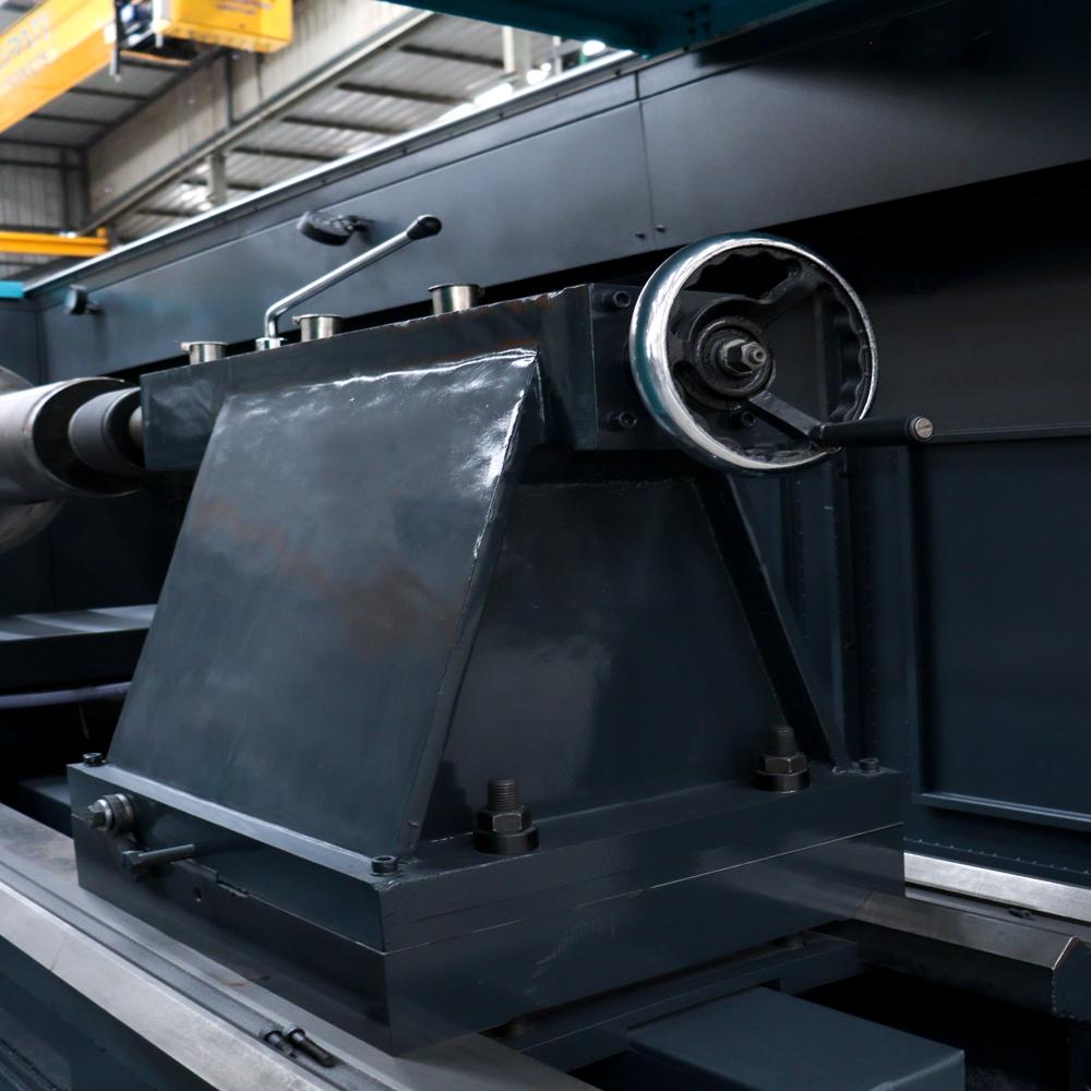 Extra Heavy Duty CNC Lathe Machine