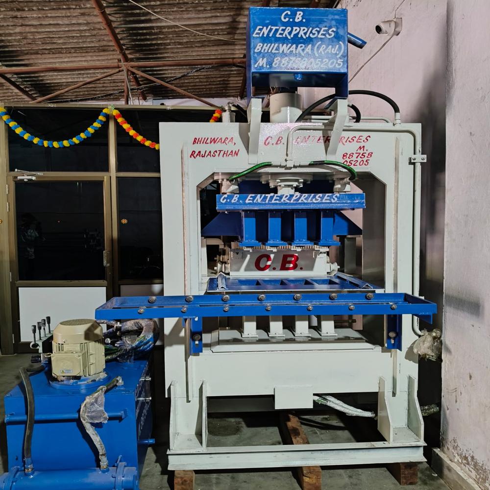 Three Cylinder Liver Operating 4 Brick Making Machine