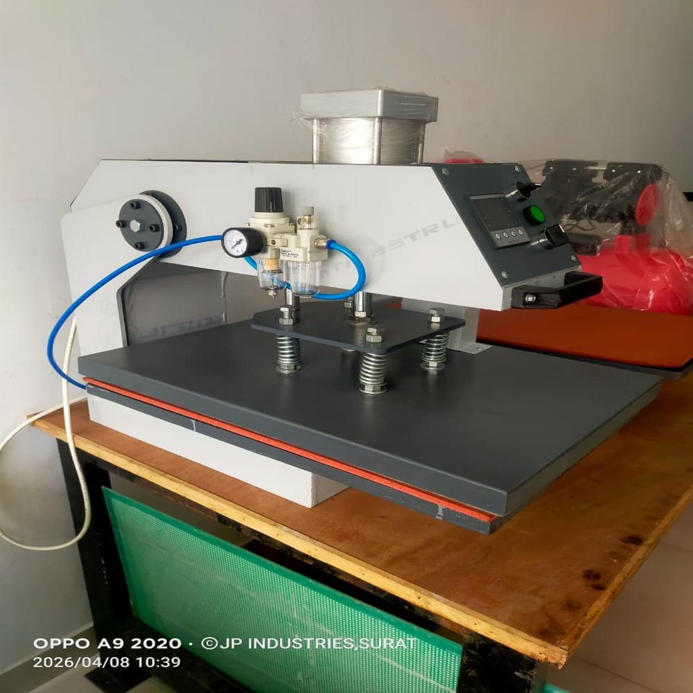 T-SHIRT PRINITNG MACHINE