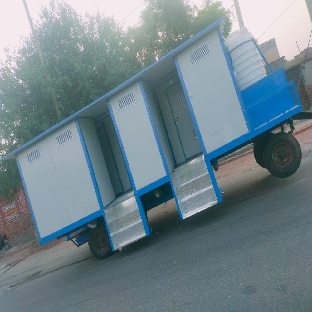 8 Seater FRP Mobile Toilet Mounted on Four Wheel Trailer Chassis