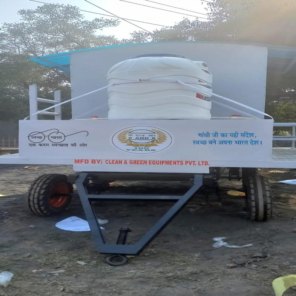 8 Seater FRP Mobile Toilet Mounted on Four Wheel Trailer Chassis