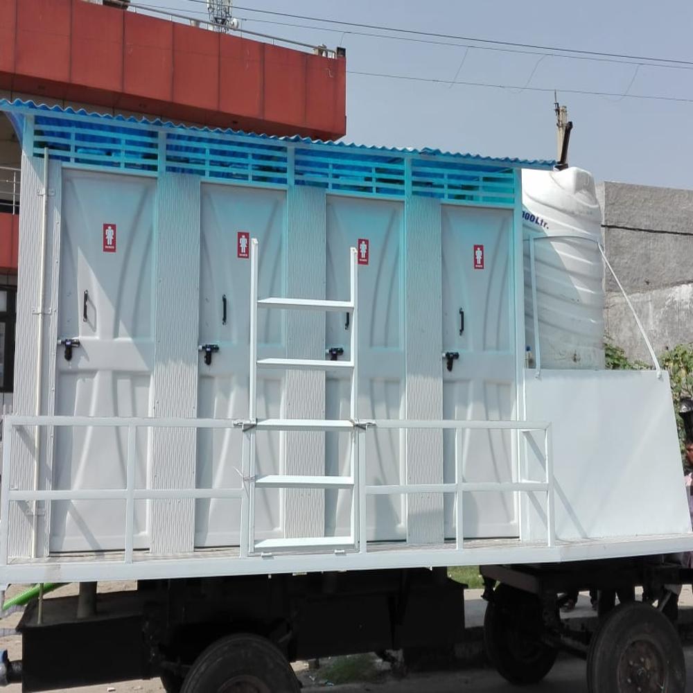 8 Seater FRP Mobile Toilet Mounted on Four Wheel Trailer Chassis