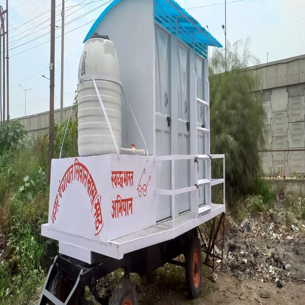 6 Seater FRP Mobile Toilet Mounted on Four Wheel Trailer Chassis 6IF 0EF 0UF
