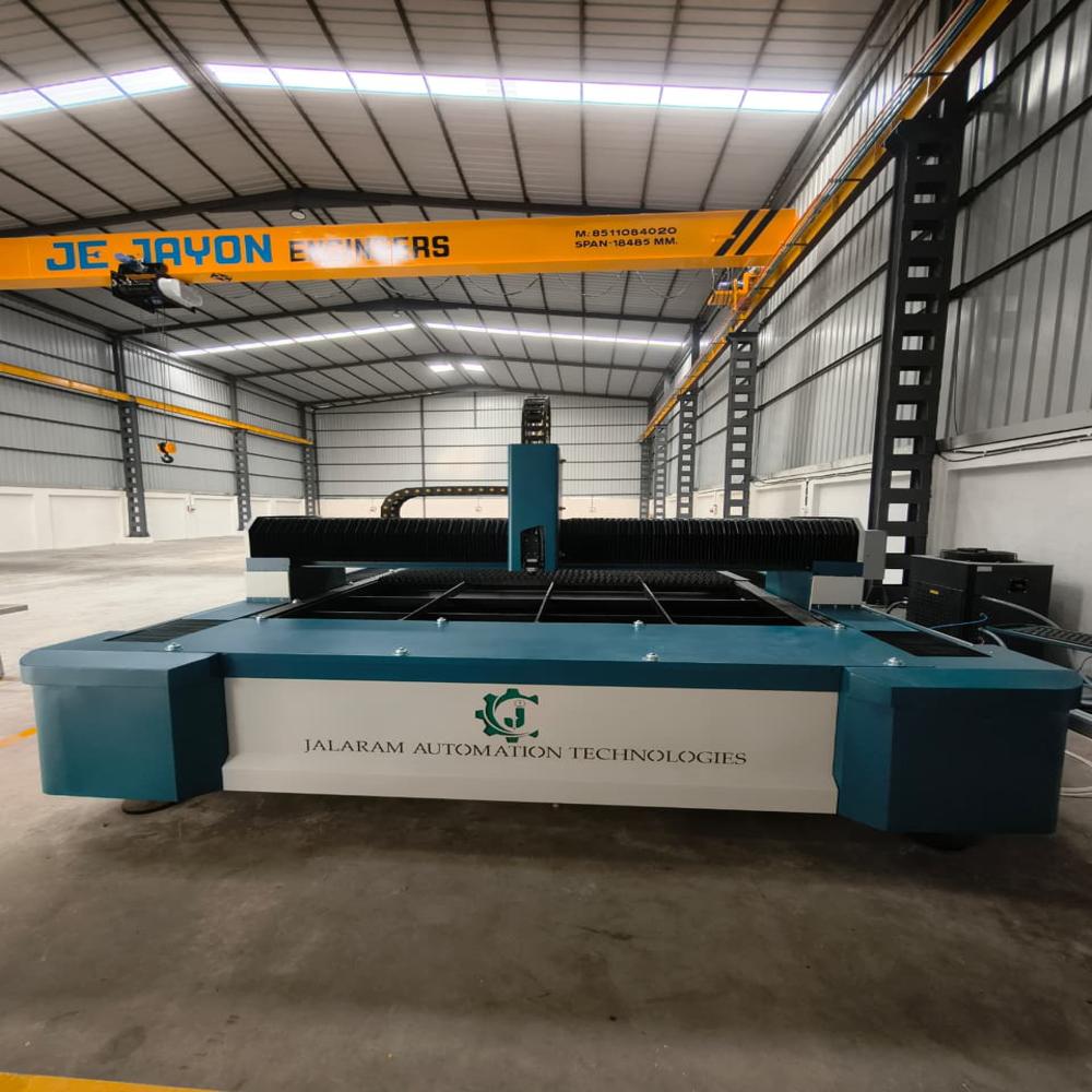 Automatic Cnc Fiber Laser Cutting Machine - Color: Green