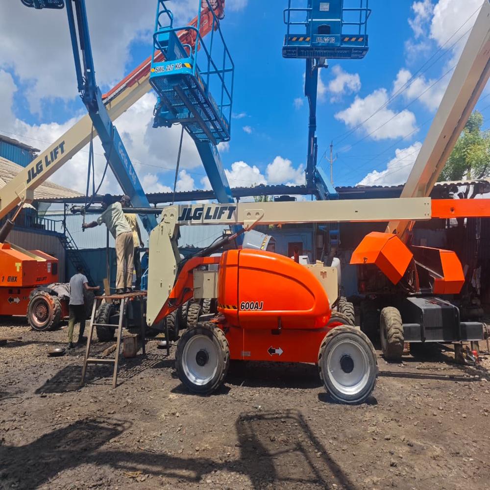 JLG Boom Lift Assemble Service