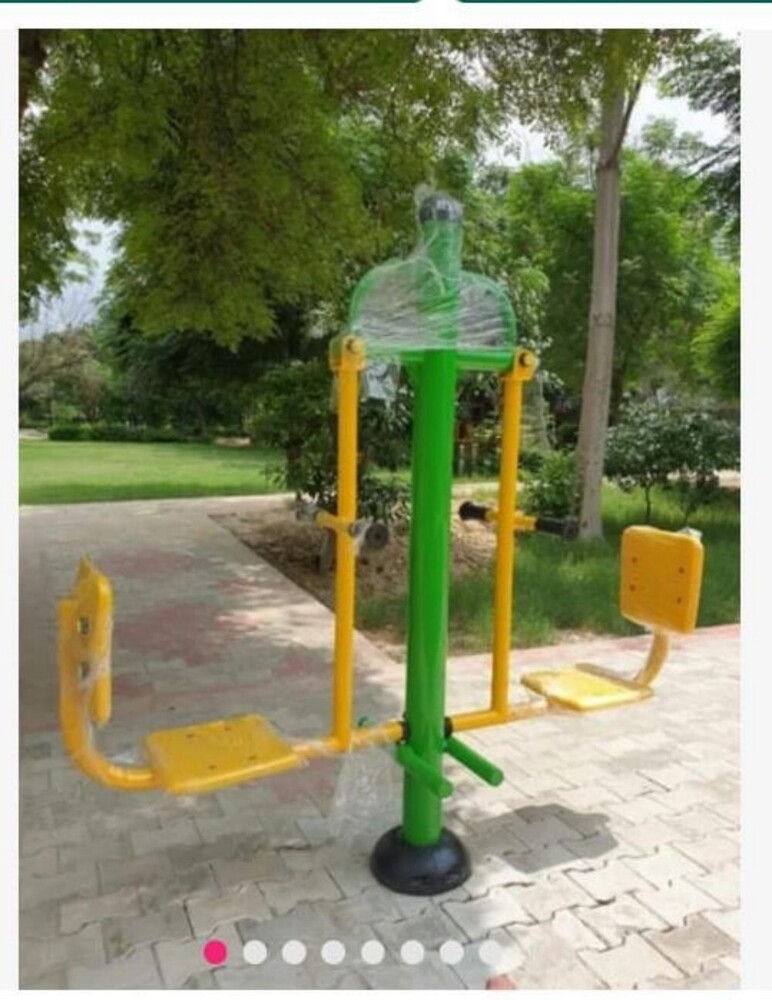 OUTDOOR GYM LEG PRESS