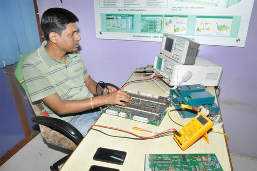 हमारे प्रयोगशाला में वेविंग मशीनरी पीसीबी मरम्मत