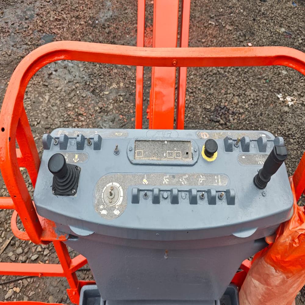 JLG 860SJ Boom Lift