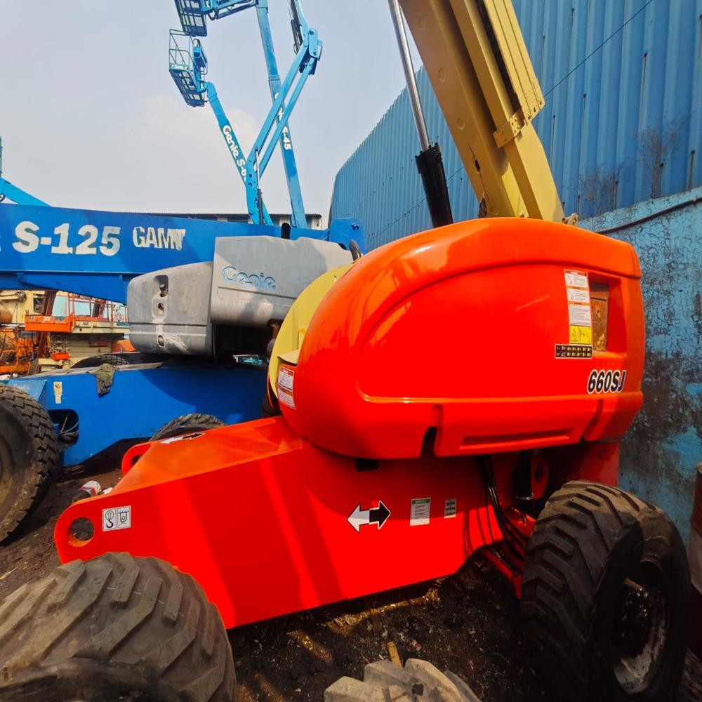 JLG 660SJ Boom Lift
