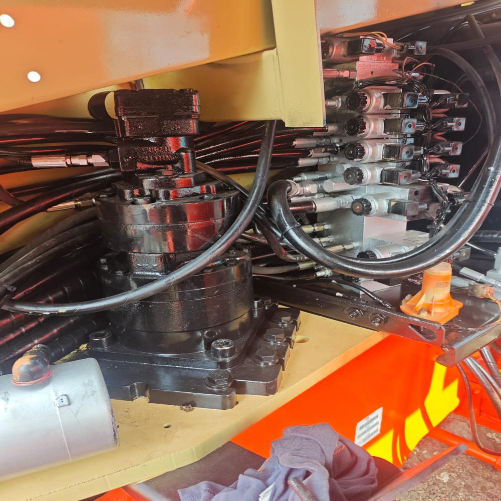 JLG 660SJ Boom Lift