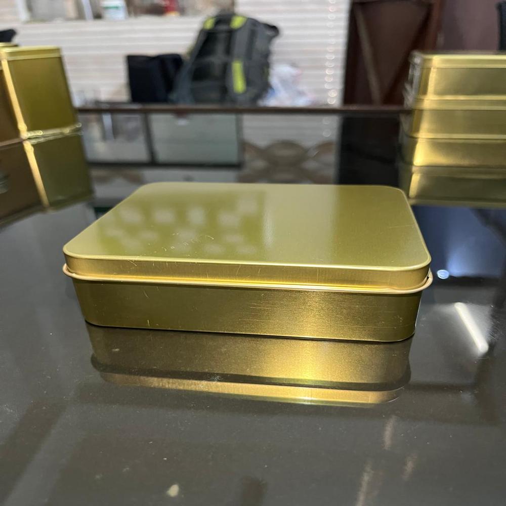 Rectangular tin Box 101 * 121 mm