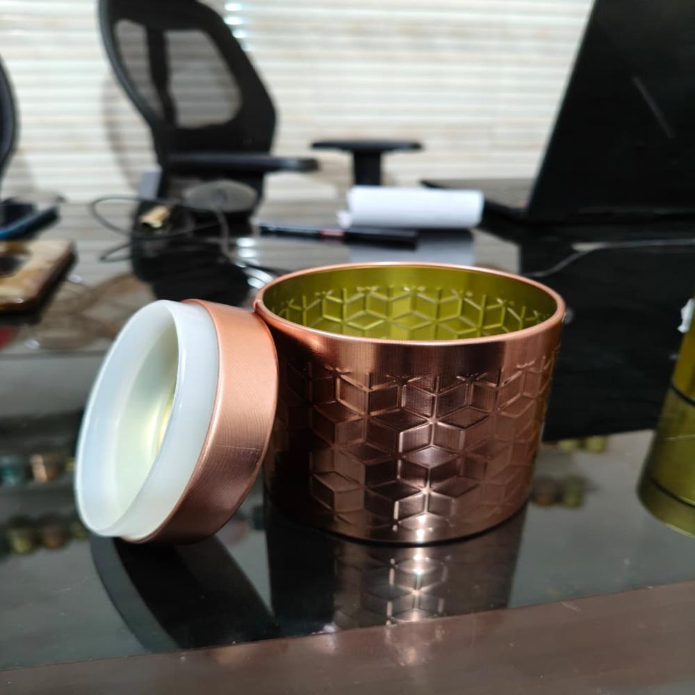 Cylindrical Body Embossed Tin Box - Capacity: 1000 Pcs/hr