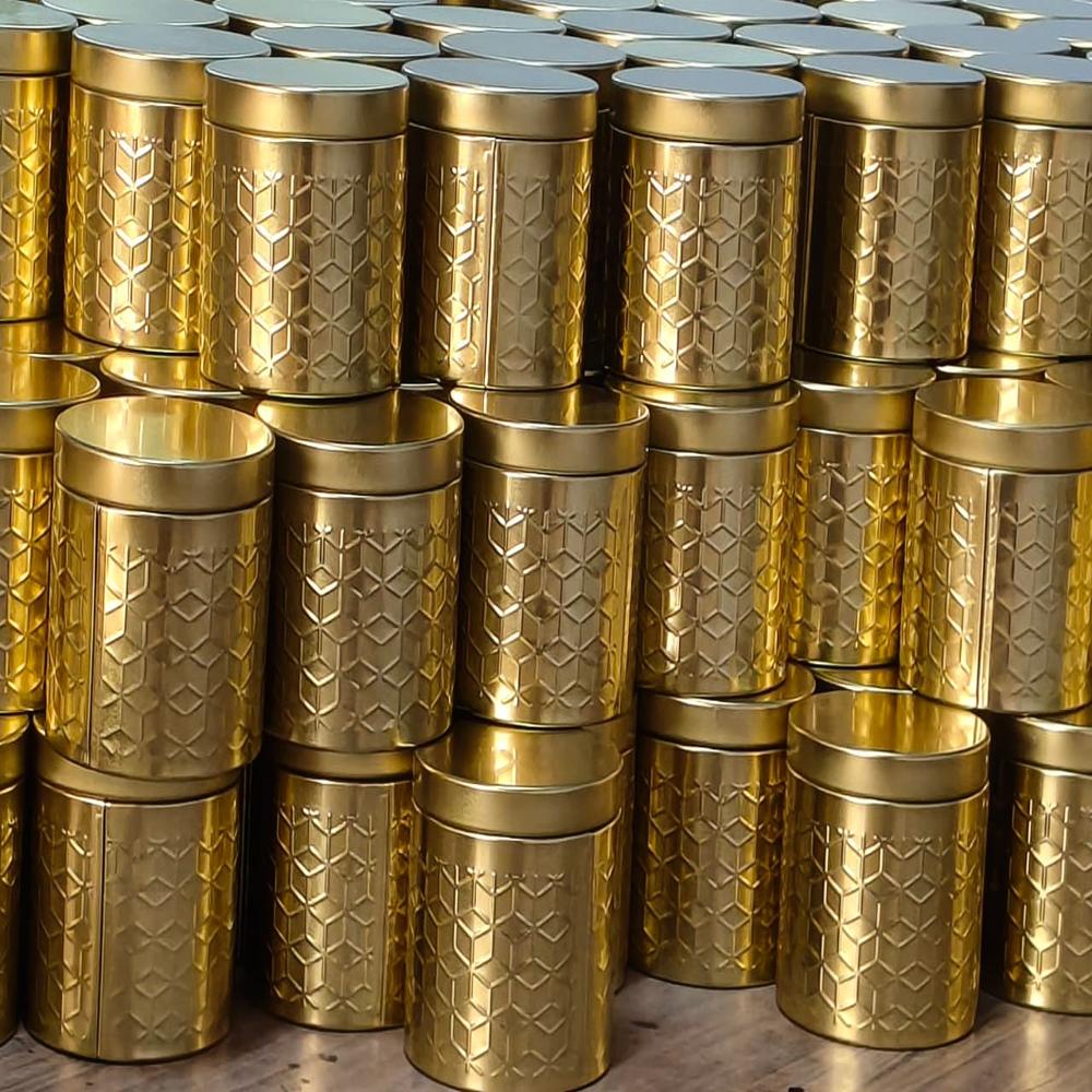 Cylindrical Body Embossed Tin Box - Capacity: 1000 Pcs/hr