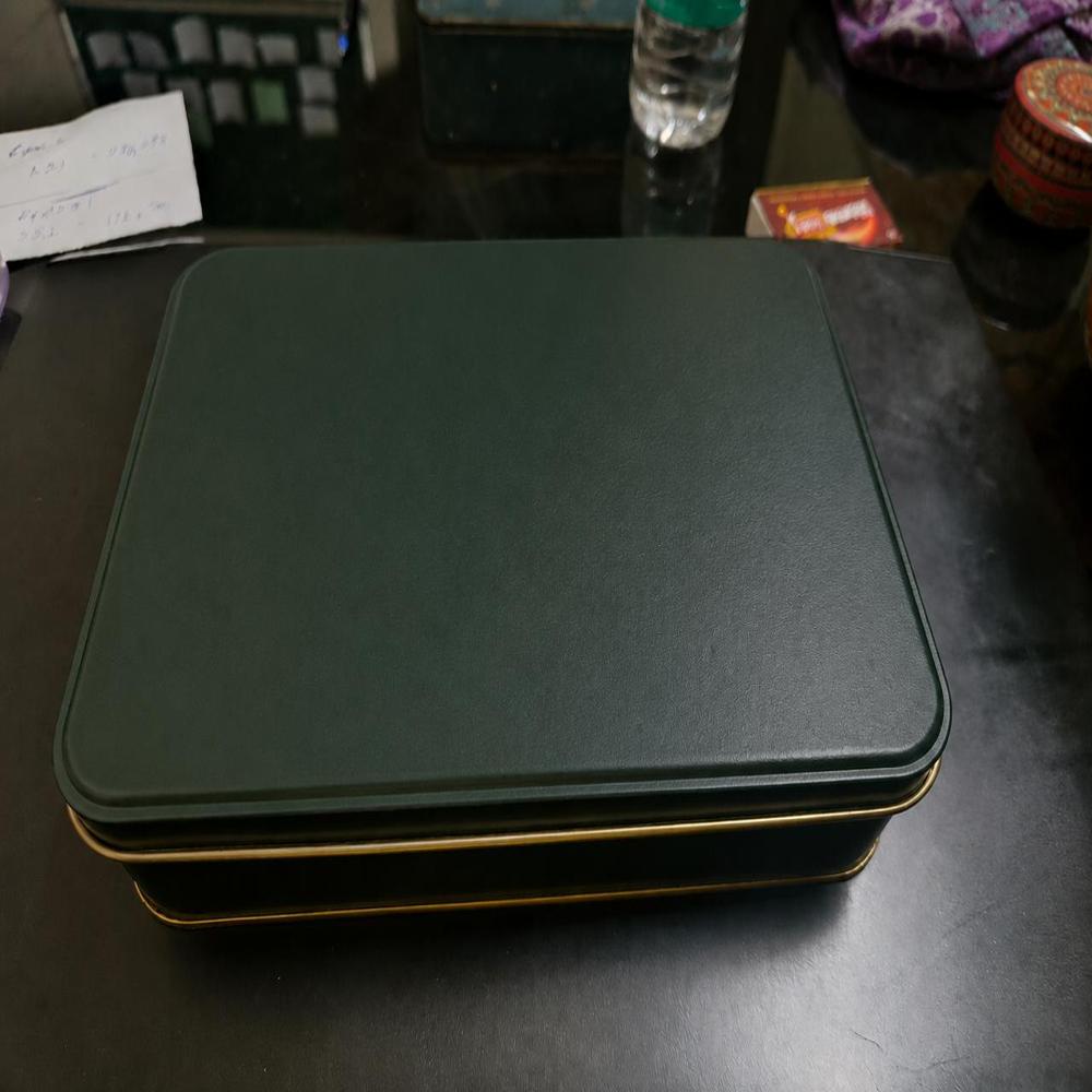 Rectangular Tin box 185 * 145 mm