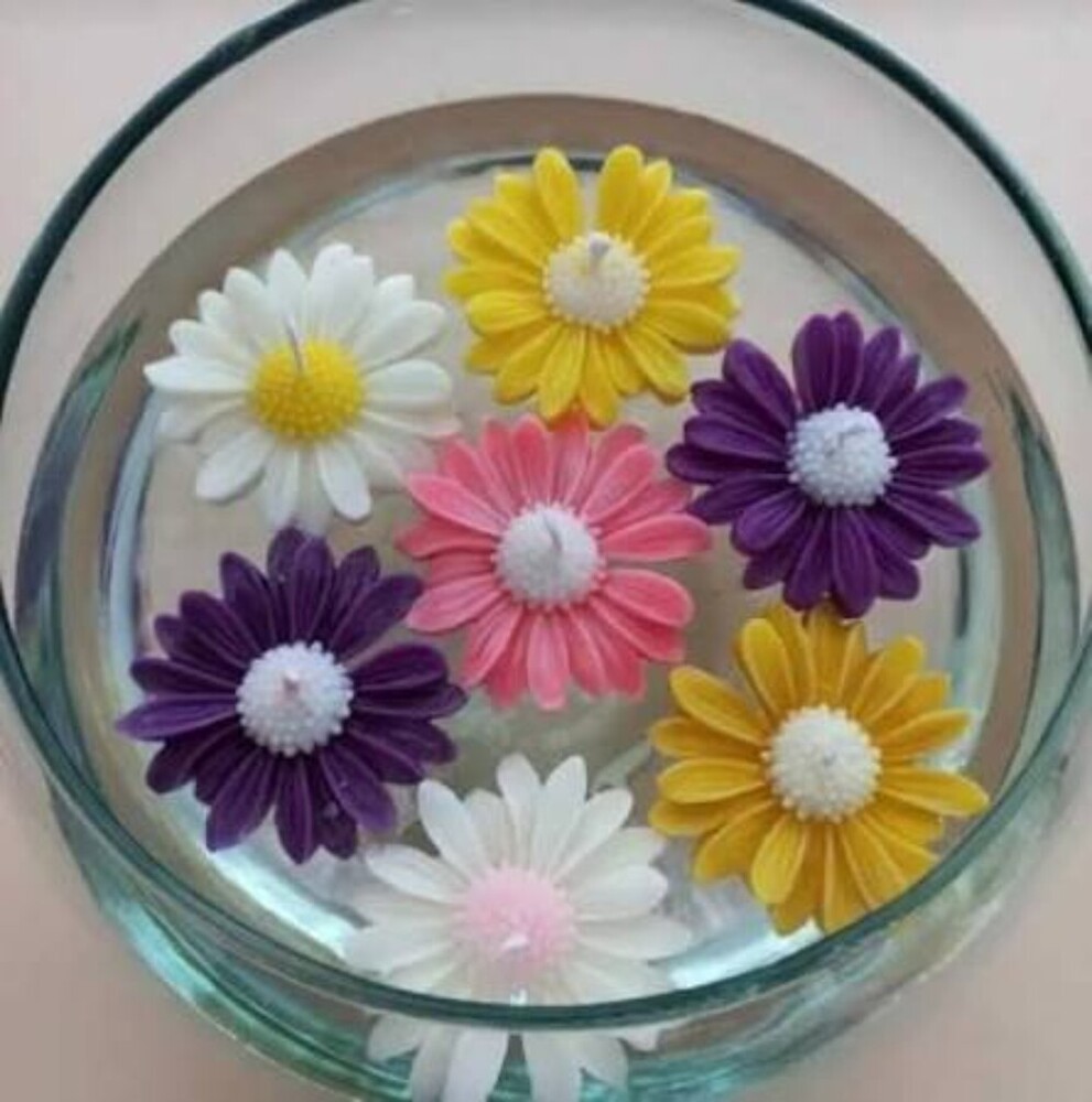 Daisy Candle