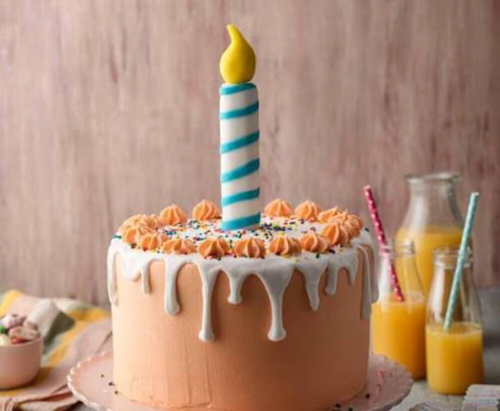 Cake Candle - Burning Time: 20 Hours