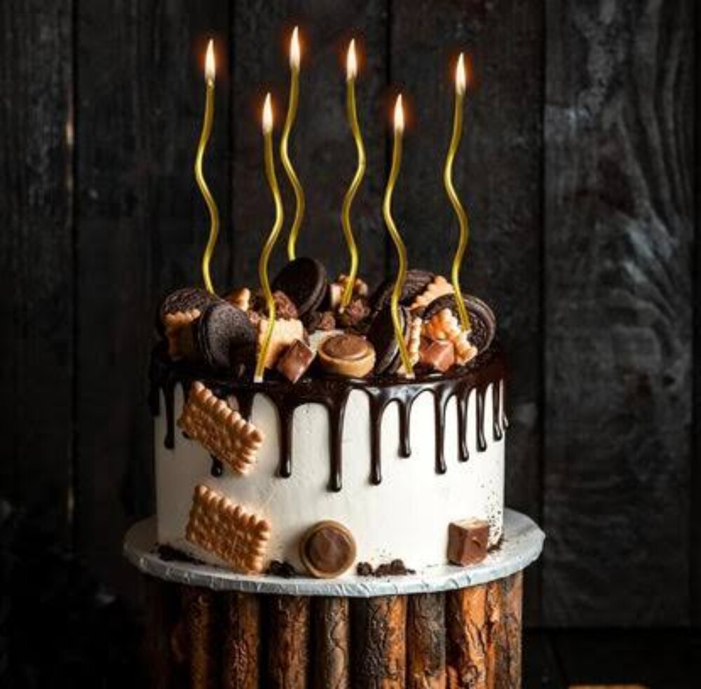 Cake Candle - Burning Time: 20 Hours