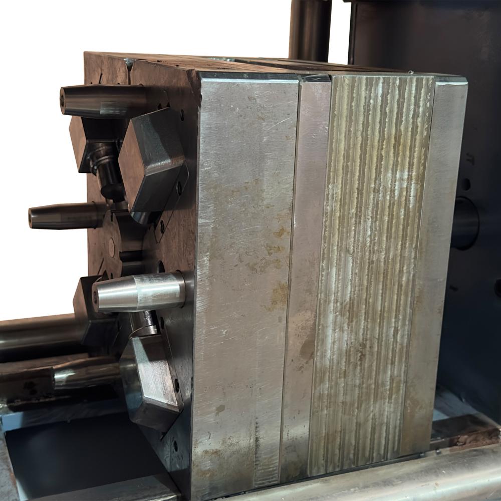 Hk1315 Automatic Machine - Application: Plastic Injection Moulding