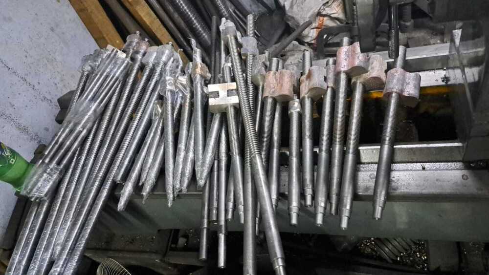 ग्राइंडिंग मशीन लीड स्क्रू और नट