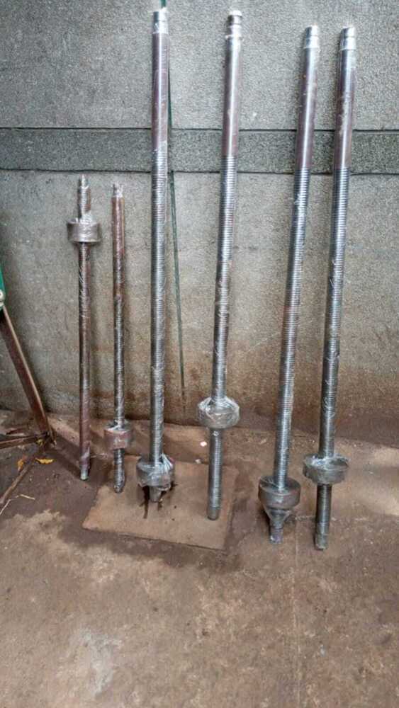 छोटा केबल स्क्रू और नट