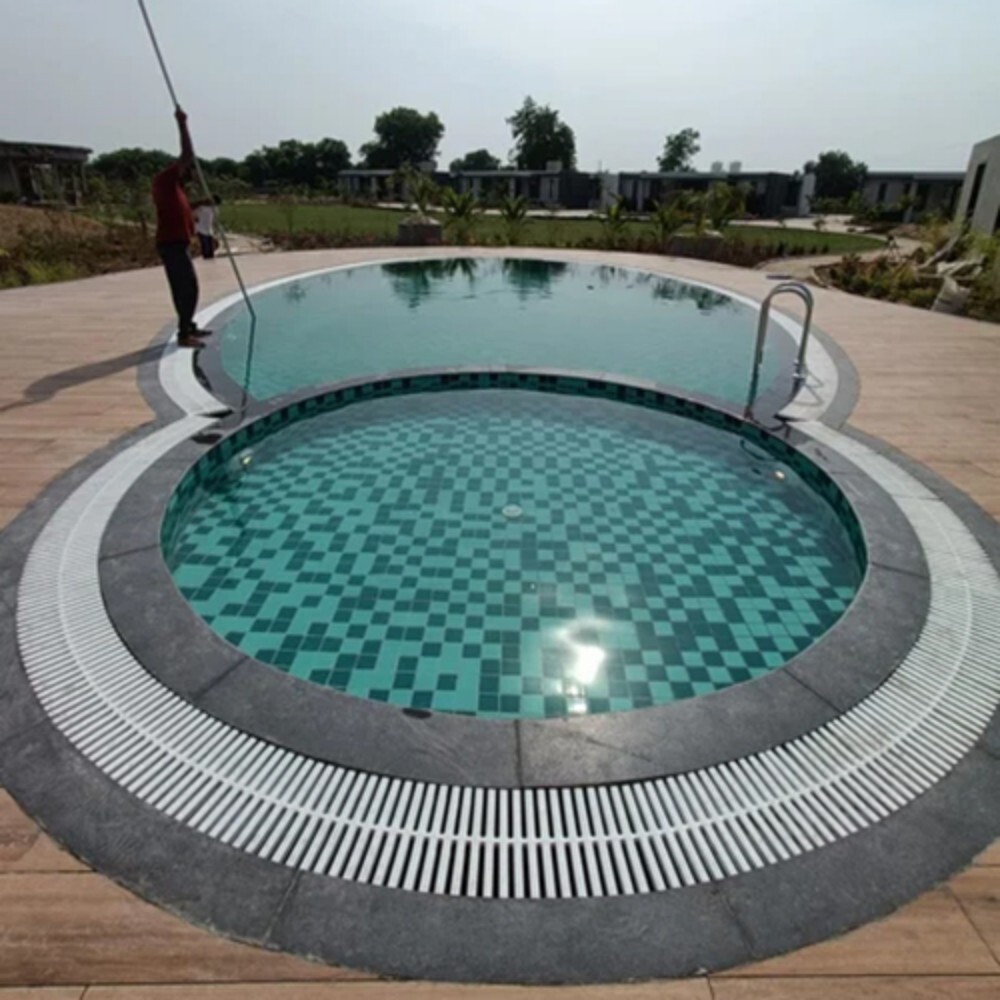 Swimming Pool Construction Services