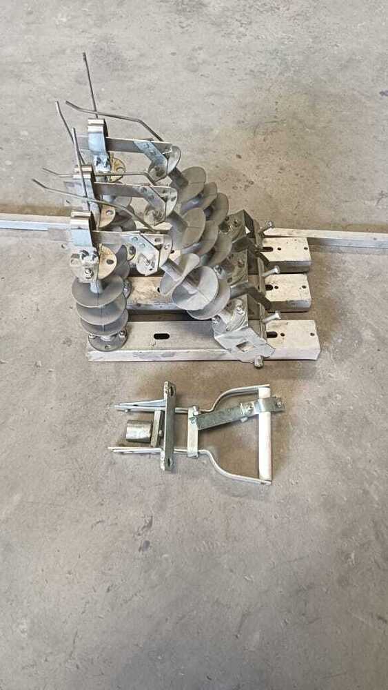 11KV 6 Post Air Break Switch - Galvanized Steel & Porcelain, 580-760mm Phase Spacing, Manual Lever/Worm Gear Operation