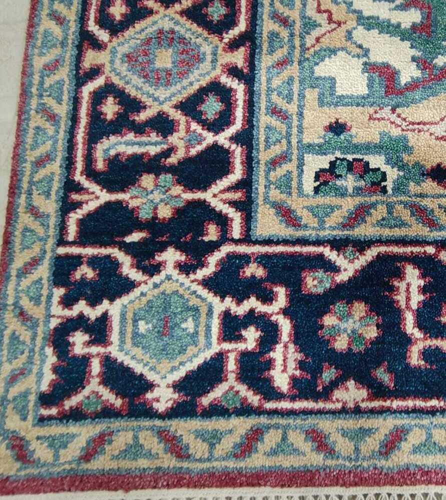 8 Feet 10 Feet Woolen Carpet