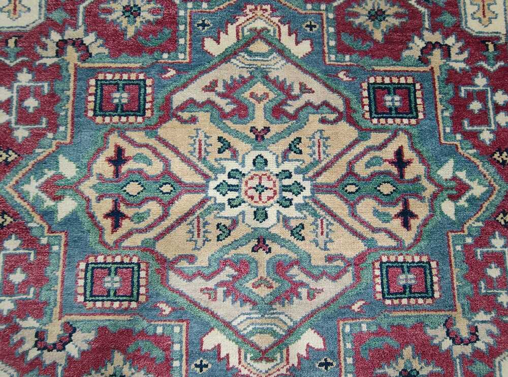 8 Feet 10 Feet Woolen Carpet