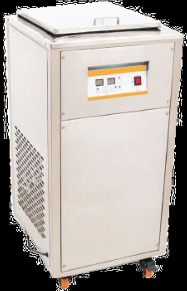 Digital ultra sonic cleaner with chiller