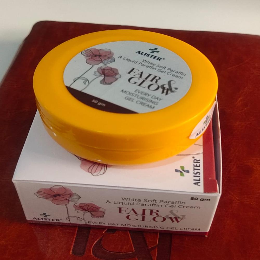 White Soft Paraffin 13.2% & Light Liquid paraffin 10.2% Moisturiser Night Cream